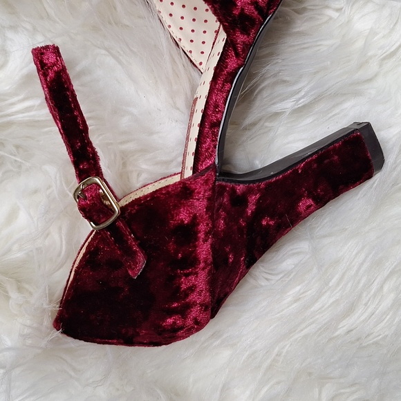 But another innocent tale velvet,wine colored heels - Picture 5 of 11